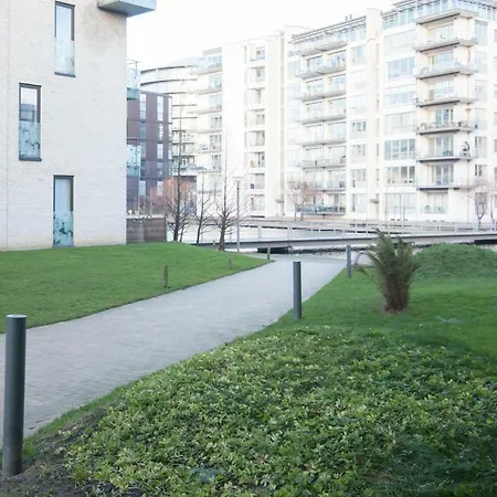 High-end 1 Bedroom With Huge Balcony *