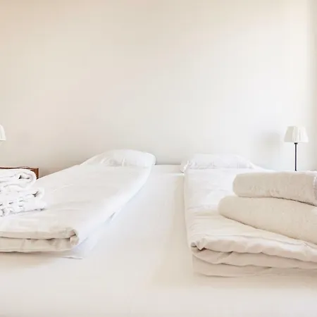 High-end 1 Bedroom With Huge Balcony